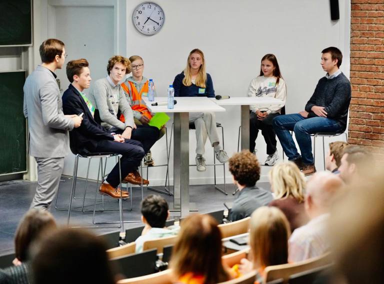 Foto Debat2