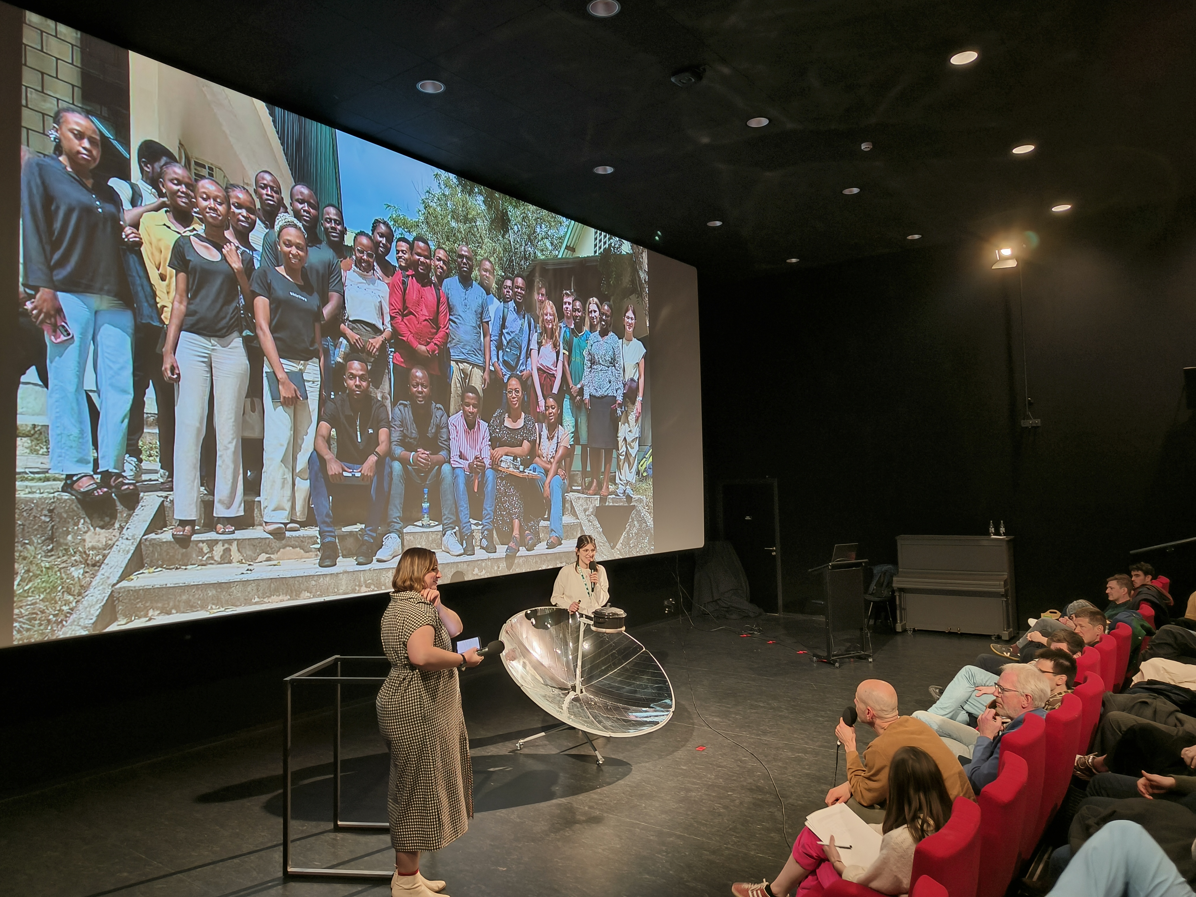 Dr. Aslihan Babayigit Tijdens Science Pitch