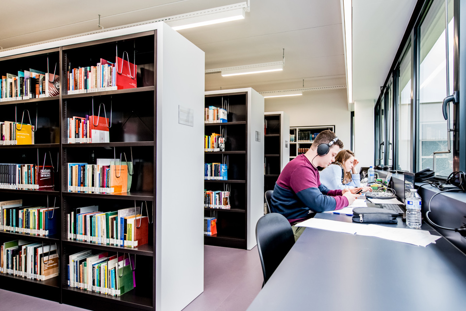 2De Moment Vernieuwde Bib 06