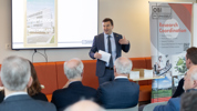 23 11 26 Dag Van De Wetenschap Bezoek Minister 010