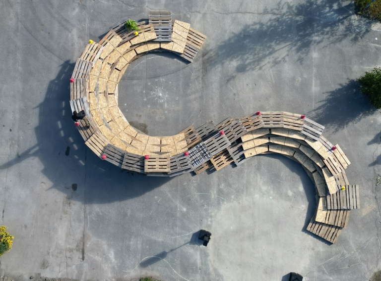 Pallet Parliament By Alejandro Haiek Alongside Rebecca Rudolph, Raffaele Errichiello Photo Kent Brodin